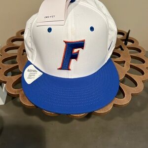White Nike size 7  1/2 men’s ball cap Florida Gators